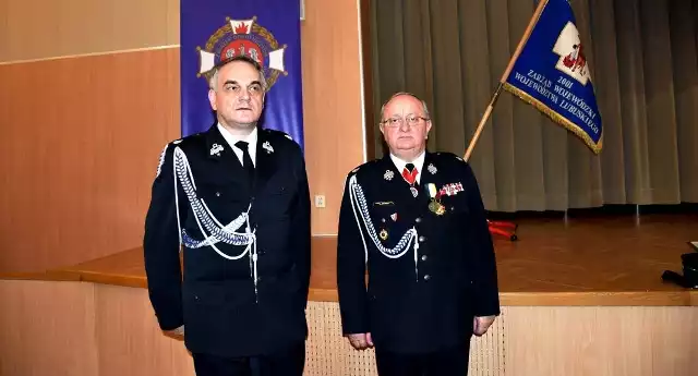 Edward Fedko z prezesem Związku Ochotniczych Straży Pożarnych Waldemarem Pawlakiem