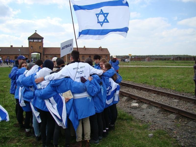 26 Marsz Żywych przeszedł z byłego niemieckiego obozu Auschwitz I do Auschwitz II Birkenau