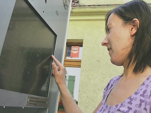 Dorota Anglart pokazała nam, jak działa infokiosk