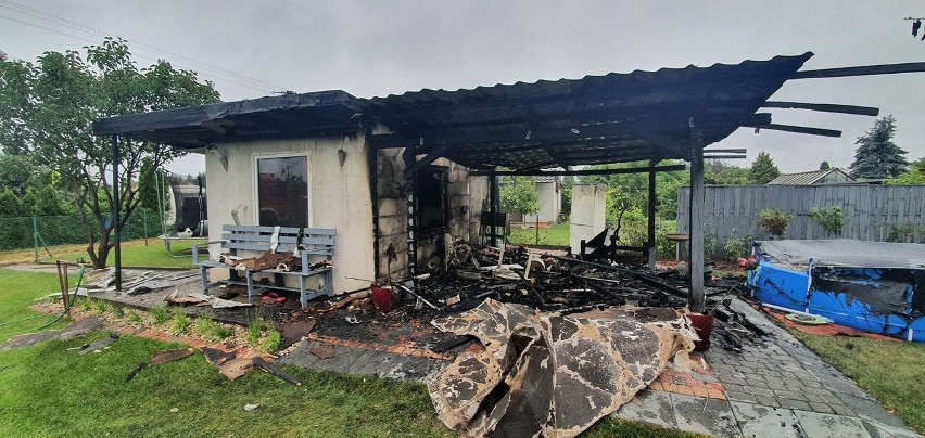 Pożar domku letniskowego na ROD "Jarzębinka" pod Koronowem.