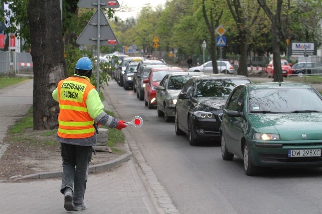 Przebudowa i wymiana nawierzchni na ulicy Strzegomskiej między skrzyżowaniami z ulicami Stacyjną i Jaworską