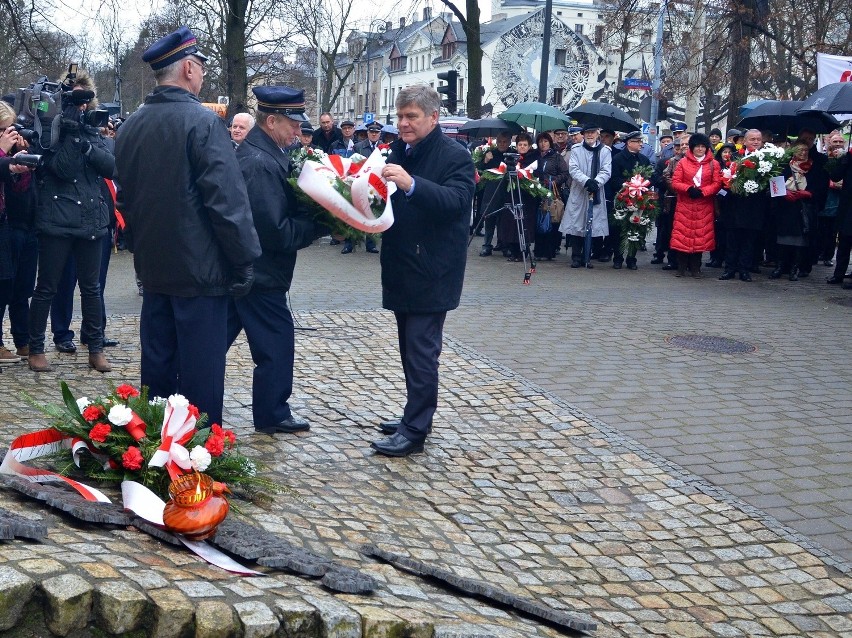 Obchody 33. rocznicy wprowadzenia stanu wojennego w Łodzi [ZDJĘCIA]
