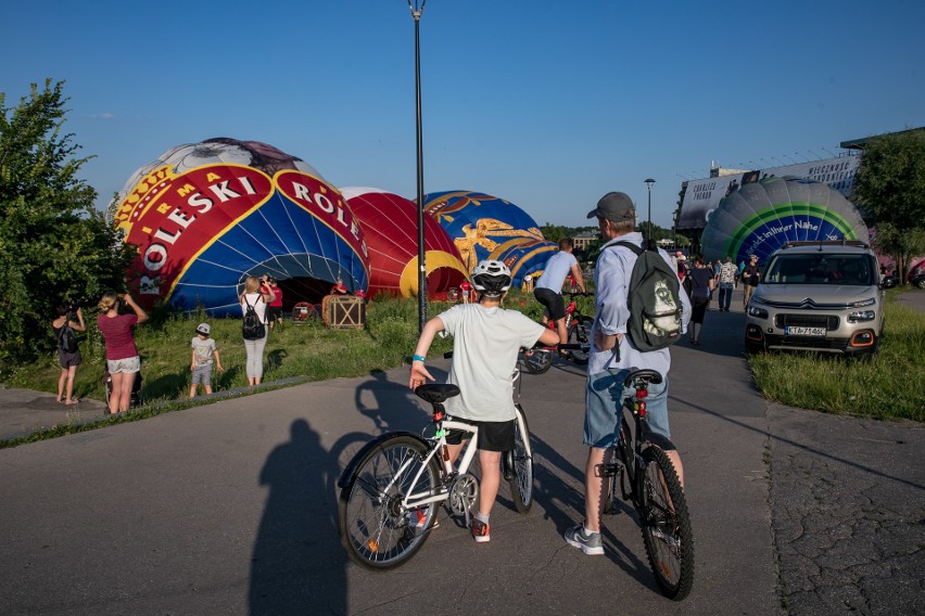 Balony na ogrzane powietrze na krakowskim niebie. Z okazji święta Stanów Zjednoczonych [GALERIA]