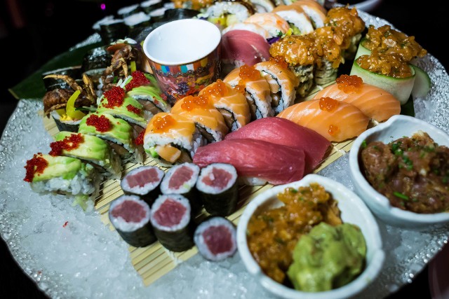 Zamawiający sushi online w pierwszym kwartale 2019 roku średnio za rolkę płacili 25,23 zł, a za zestaw 67,16 zł.