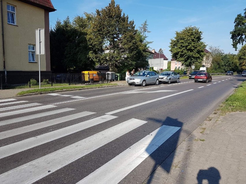 Kolizja dwóch pojazdów osobowych marki Volkswagen i Ford na...