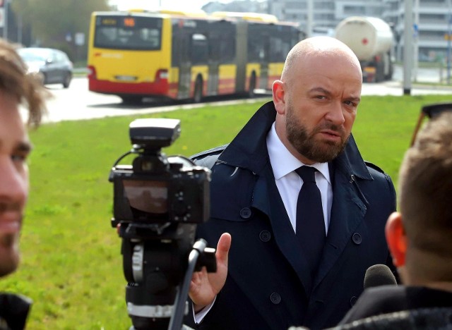 Prezydent Jacek Sutryk i jego ludzie w magistracie od lat prowadzą strategię uciszania krytyków, poprzez uzależnianie ich od urzędu miasta. Tak jest w wielu obszarach, także na regionalnym rynku medialnym.