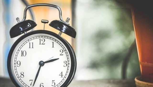 Kiedy przestawiamy zegarki na czas letni 2020? Zmiana czasu w marcu 2020. Z której godziny na którą 22.03.20