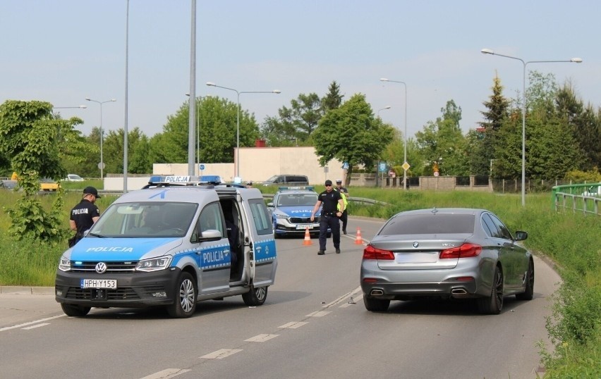 Wypadek na ulicy świętego Brata Alberta w Radomiu. Policjant prawdopodobnie zostanie wydalony ze służby. Na razie został zawieszony