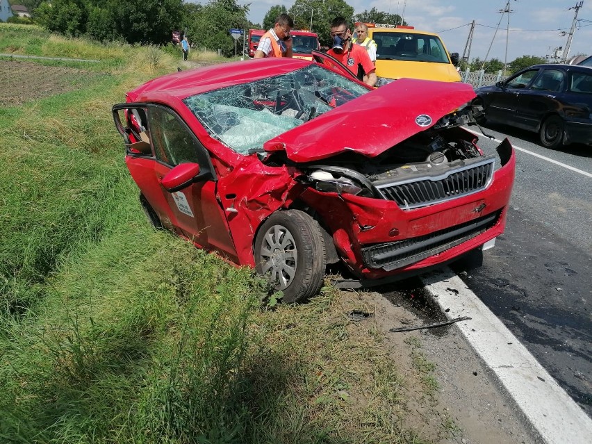 Wypadek trzech samochodów na drodze Wrocław - Kłodzko