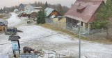 Krynica-Zdrój. Spadł pierwszy śnieg w tym sezonie na Jaworzynie Krynickiej. Odliczają już dni do rozpoczęcia sezonu narciarskiego [ZDJĘCIA]