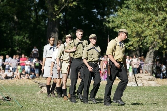 Obrona wieży spadochronowej w Katowicach 2013