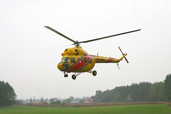 46-letni pasażer kia poleciał śmigłowcem do szpitala w Suwałkach