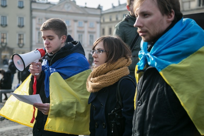 Kraków. Protestowali przeciwko rosyjskiej agresji [ZDJĘCIA, WIDEO]