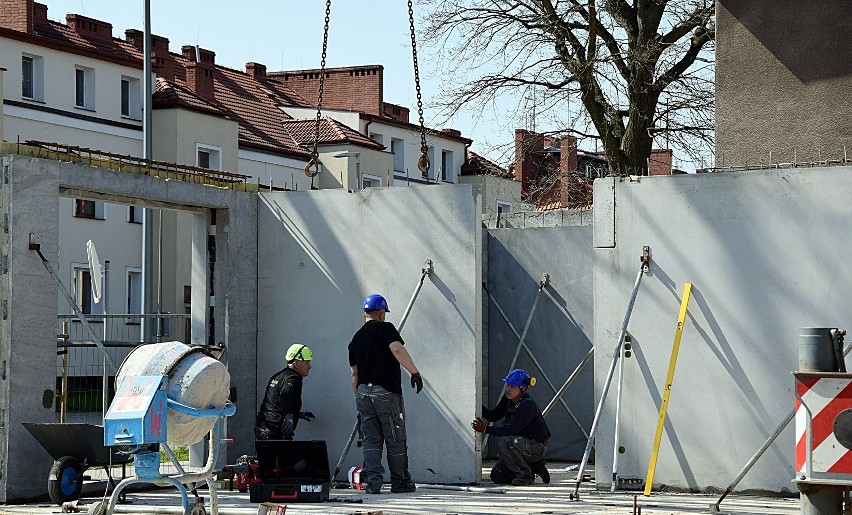 Nowe mieszkania w Stargardzie. Doklejają kawałek po kawałku