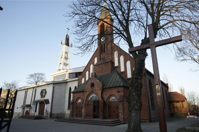Do kradzieży doszło na cmentarzu przy kościele pw. Św. Mikołaja w Gdyni Leszczynkach
