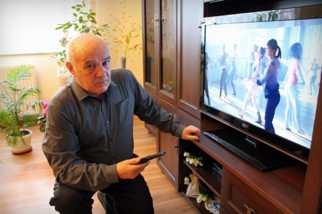 Stanisław Pawlik z Kalinowic pod Strzelcami Opolskimi już może oglądać naziemną telewizję cyfrową, ma telewizor nowej generacji z wbudowanym tunerem.