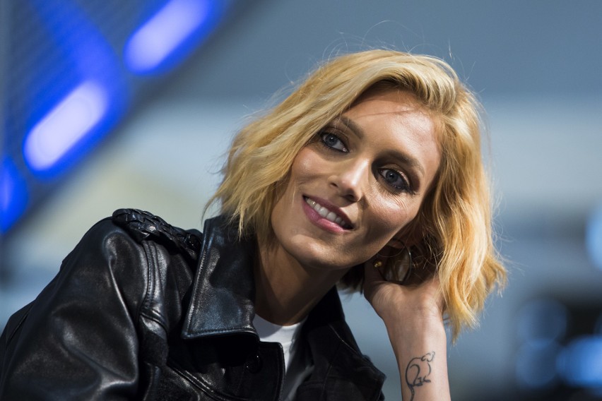 Kraków. Anja Rubik spotkała się z fanami promując książkę "SEXEDPL. Rozmowy Anji Rubik o dojrzewaniu, miłości i seksie"