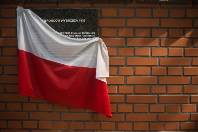 Odsłonięto tablicę upamiętniającą obrońców wybrzeża, którzy zmarli w Słupsku w '39.