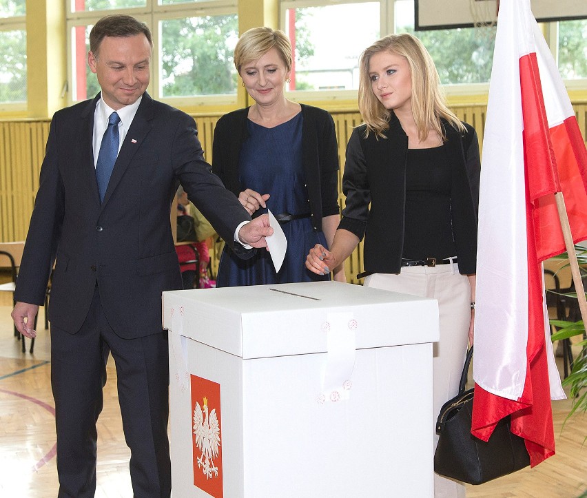 Andrzej Duda głosował w niedzielę z żoną i córką