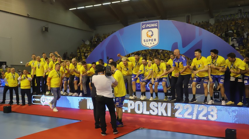 Zobacz, jak drużyna Barlinek Industrii Kielce odbierała medale za swoje 20. mistrzostwo Polski