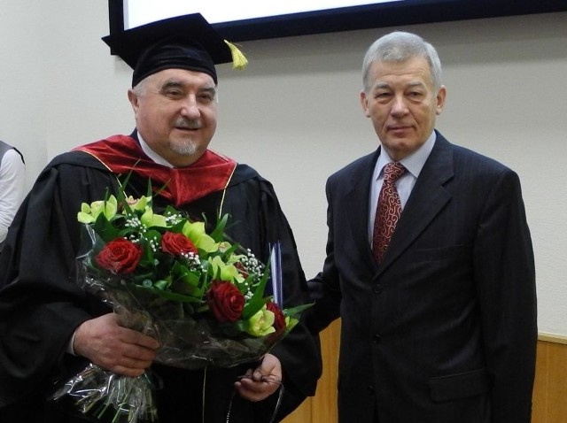 Zbigniew Łukasik, rektor uniwersytetu w Radomiu z tytułem doktora honoris causa.