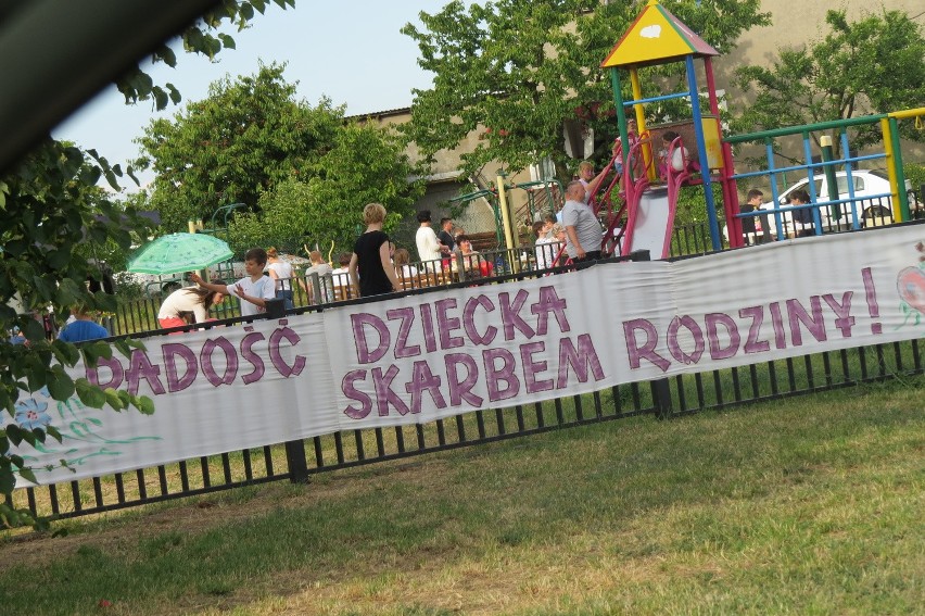 Piknik zorganizowano na placu przy ogródku Jordanowskim