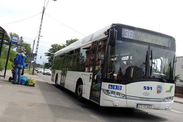 W poniedziałek - z okazji przypadającego święta - ruch autobusów i tramwajów będzie ograniczony.