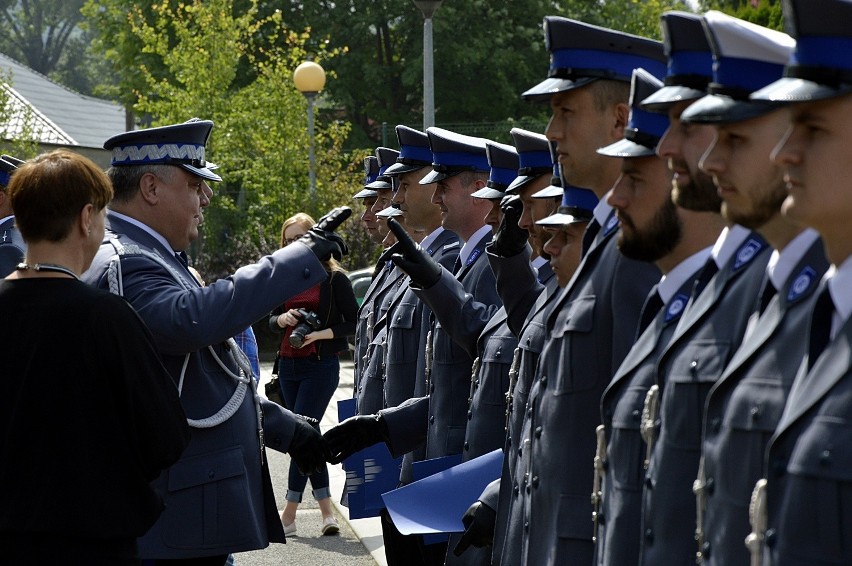 Gorlice. Święto policji, wręczono awanse i podziękowano za ciężką służbę [ZDJĘCIA]