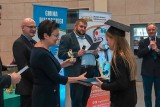 Zakończenie roku akademickiego Białobrzeskiego Uniwersytetu Dziecięcego. Mali studenci dostali dyplomy i nagrody od rektora