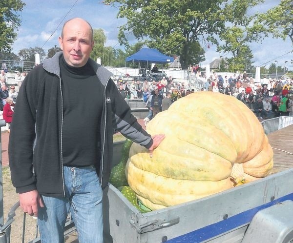 Największą dynię wyhodował Rafał Tyburski z Dobrzan. Jego okaz waży 375 kg