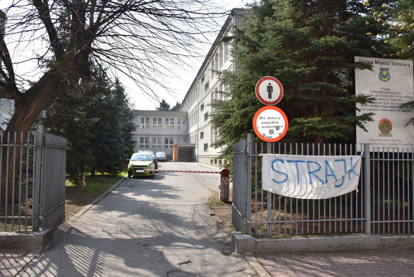 Strajk nauczycieli w Tarnowie. Jak wyglądała sytuacja w szkołach?
