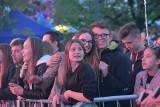 Lato na Maxxxa z RMF, czyli Dni Gorlic 2019 dzień pierwszy. Na scenie Lanberry i Natalia Szroeder. Rynek jest rozśpiewany i roztańczony