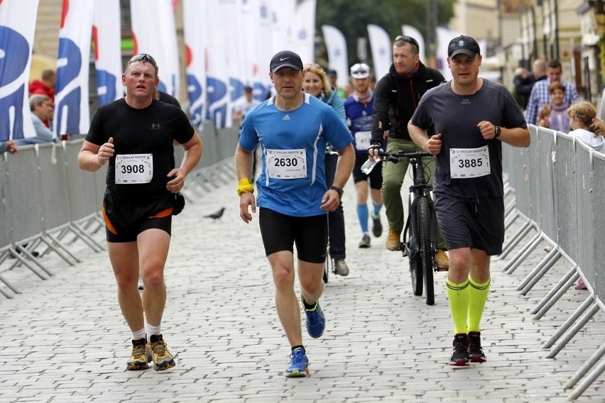 Maraton Wrocław - ZDJĘCIA - zawodnicy z numerami 3801 - 4000