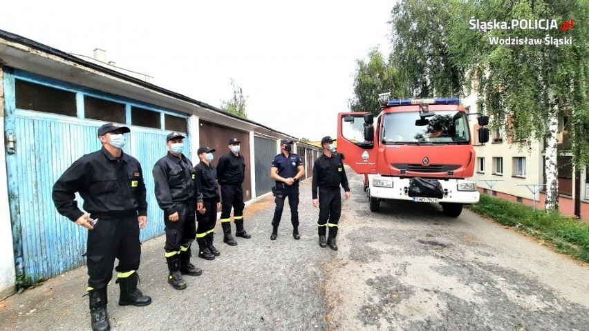 Policjanci z Wodzisławia "zorganizowali" urodziny 3-latce na...