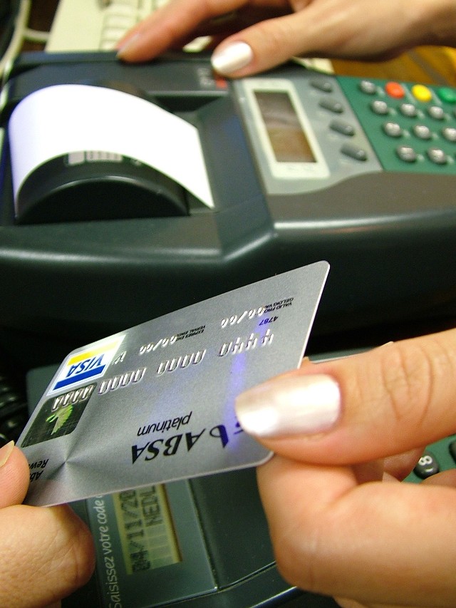 - Korzystanie z kart płatniczych od najmłodszych lat to szansa, że z dziecka wyrośnie świadomy konsument usług finansowych - twierdzi analityk  (fot. Archiwum)