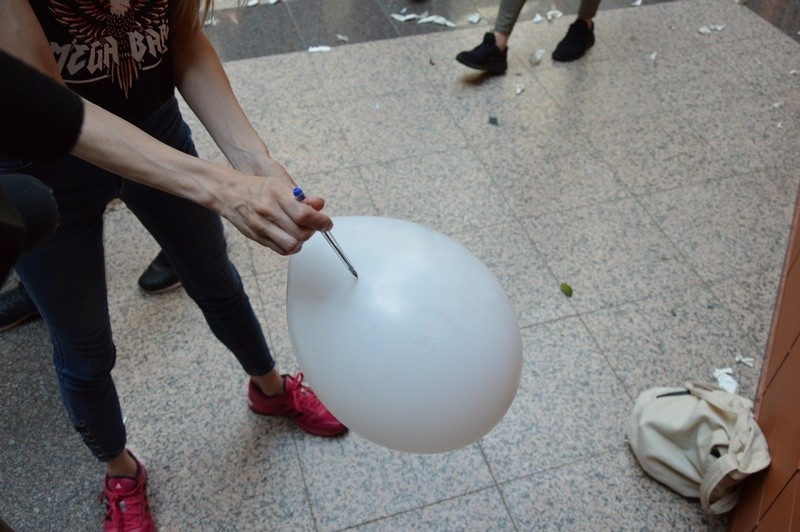 Były różne techniki sprawdzania zawartości balonów....