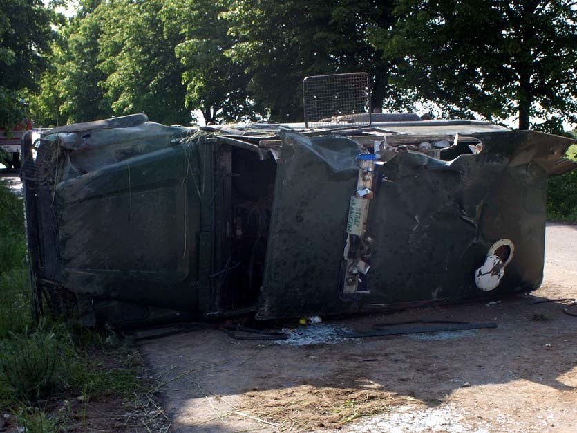 Land rover straży granicznej kilkakrotnie dachował