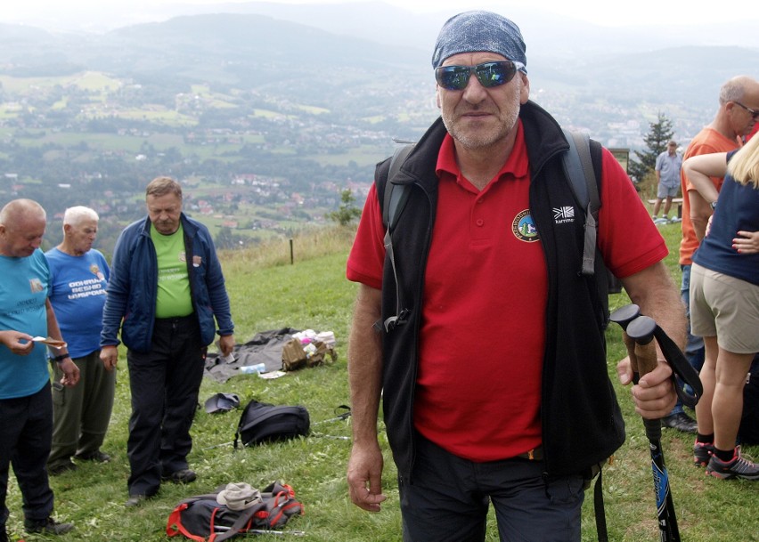 Odkryj Beskid Wyspowy. 53 złote rysie na Miejskiej Górze. W niedzielę szczyt zdobyło ponad 700 turystów