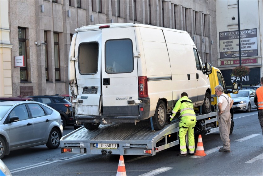 Zderzenie autobusu z samochodem na Krakowskim Przedmieściu w Lublinie. Zobacz zdjęcia!