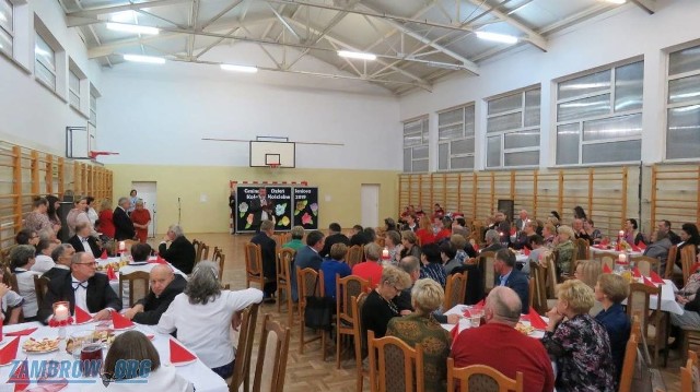 Seniorzy z gminy Kołaki Kościelne są aktywni. Przypominamy, jak w 2019 r. w Szkole Podstawowej obchodzili uroczystość Gminnego Dnia Seniora.