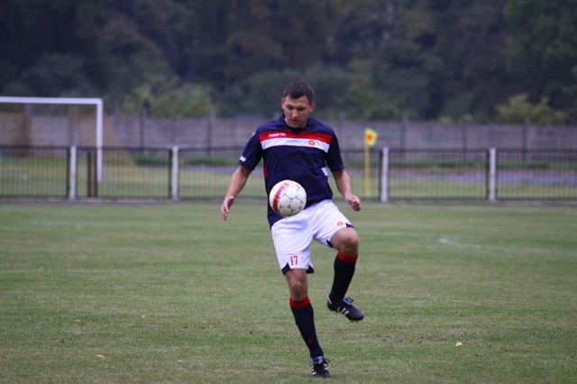 Obrońca głubczyckiego zespołu Mariusz Wiciak.