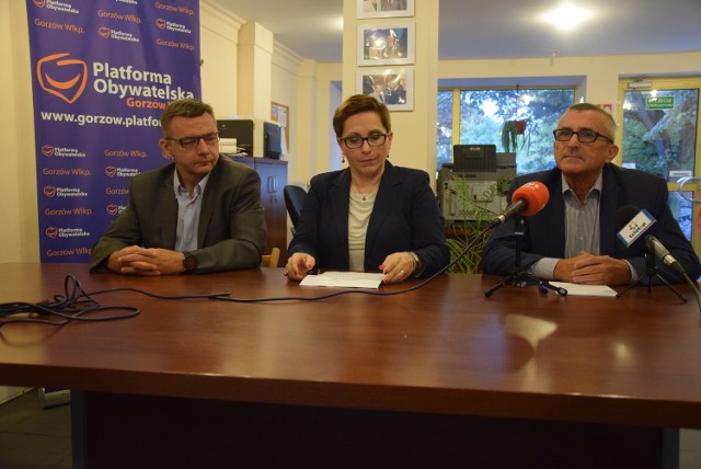 Poseł Krystyna Sibińska (platforma Obywatelska) interpeluje w sprawie liczników czasu przy sygnalizatorach świetlnych.