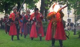 Noc Muzeów 2010: Wystrzały z muszkietów i pojedynki templariuszy przed Muzeum Wojska (zdjęcia, wideo)