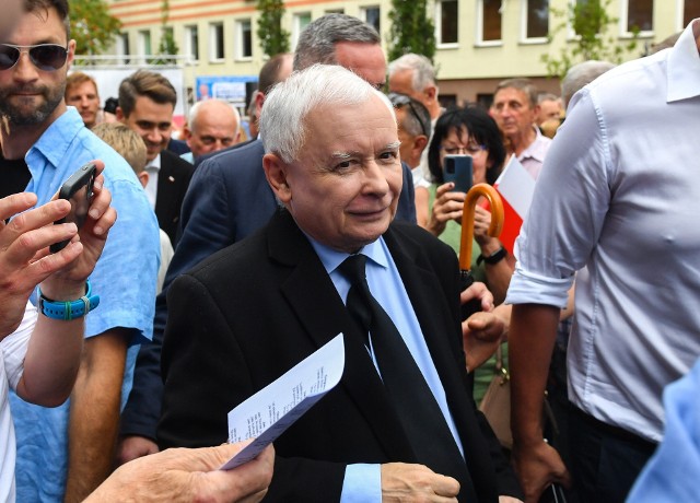 Jarosław Kaczyński powiedział, że podporządkuje się interesom partii