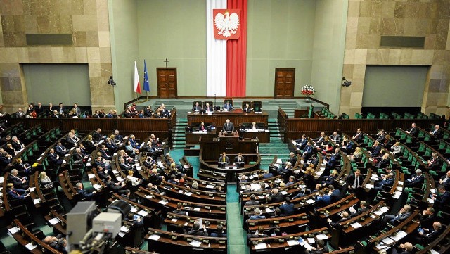 Nocne obrady i głosowania w Sejmie stały się już tradycją tej kadencji