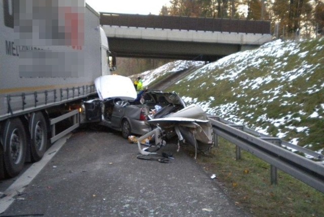 Do wypadku doszło w rejonie Góry św. Anny na 263. kilometrze autostrady w kierunku Katowic.