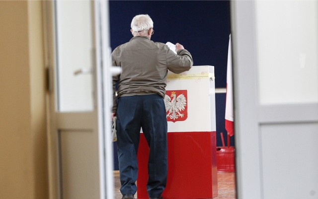 Cisza wyborcza w Polsce została przedłużona do godz. 22.30