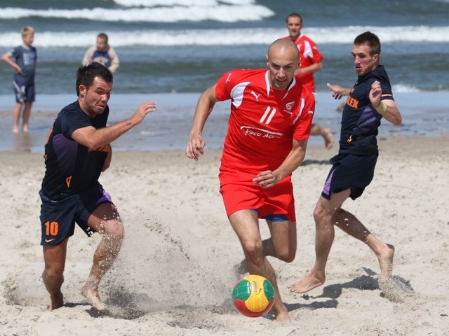 W trzech meczach reprezentacji Polski wystąpił słupszczanin Łukasz Stasiak w Europejskiej Lidze Beach Soccera. Gry odbyły się we włoskiej Rawennie.