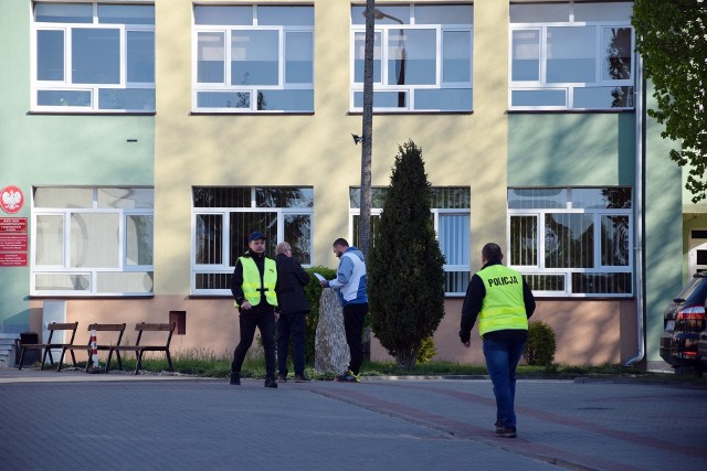 Alarmy o podłożeniu ładunków wybuchowych w ZSOiT w Miastku i ZSP w Łodzierzy