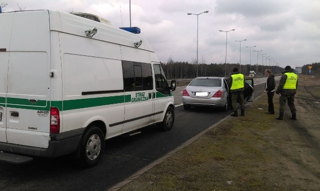 Sprawdzenie numerów VIN potwierdziło, że auto zostało skradzione na terytorium Niemiec